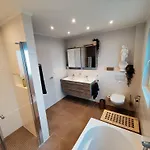 Premium Nahe Koeln Messe מלון דירות 4*