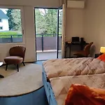 Premium Nahe Koeln Messe מלון דירות 4*