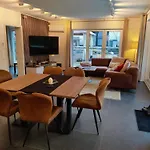 Premium Nahe Koeln Messe אובראט